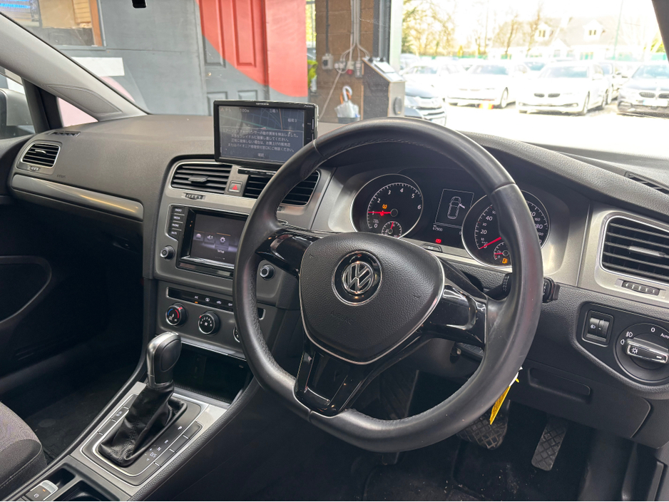 2014 Volkswagen Golf - image 7