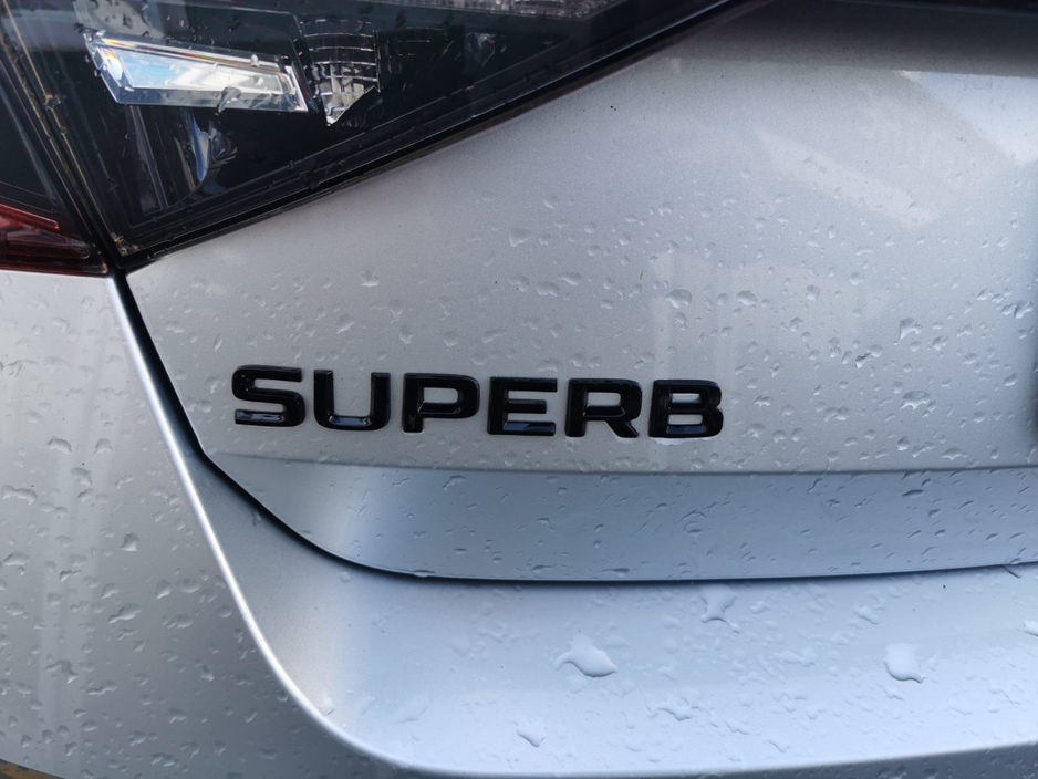 2024 Skoda Superb - image 9