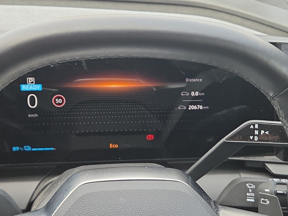 2023 Renault Megane E-Tech - image 13