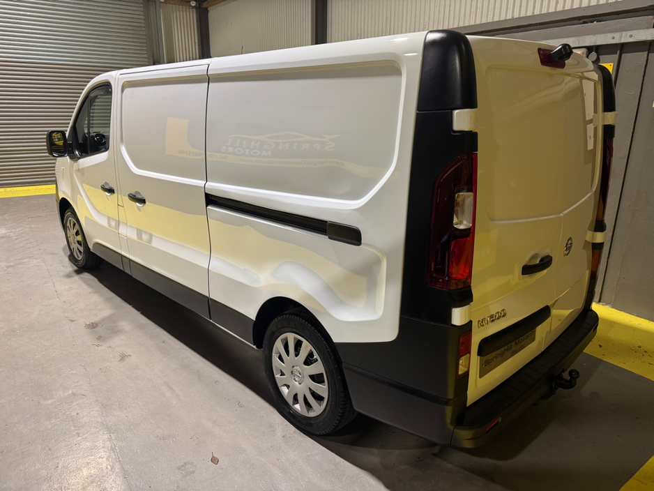 2020 Nissan NV300 - image 3