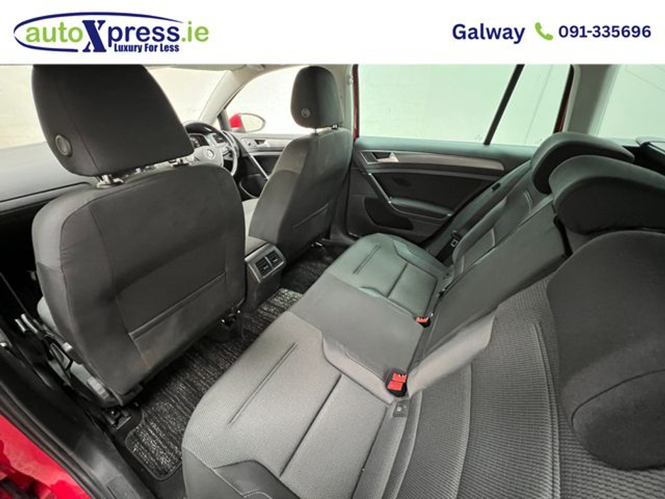 2020 Volkswagen Golf - image 4