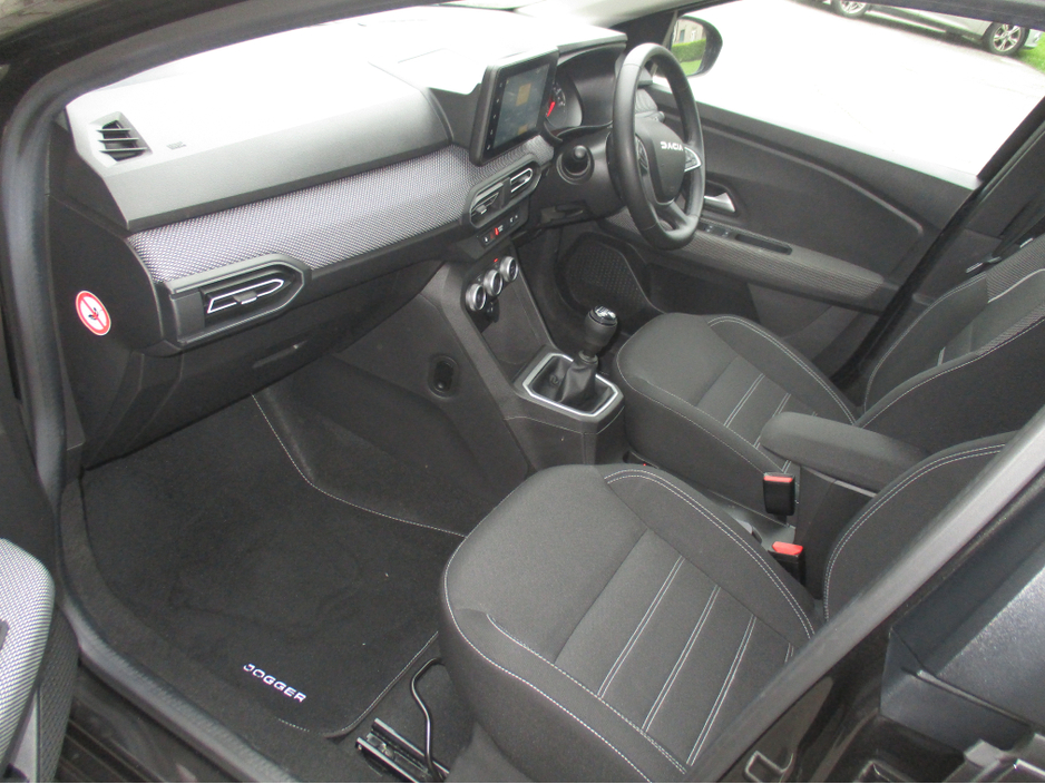 2023 Dacia Jogger - image 5