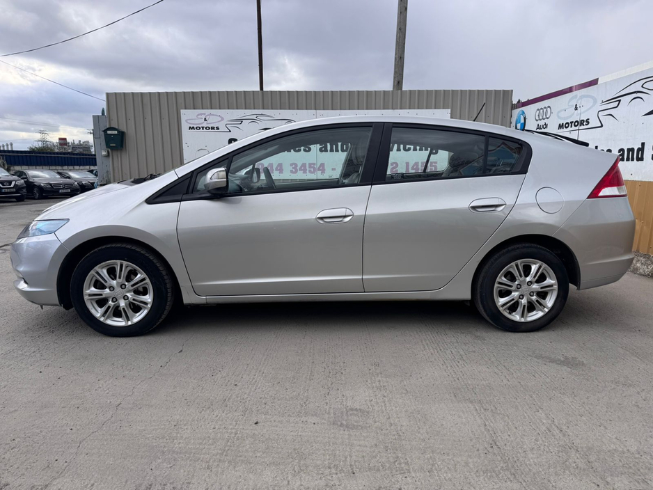 2011 Honda Insight - image 3