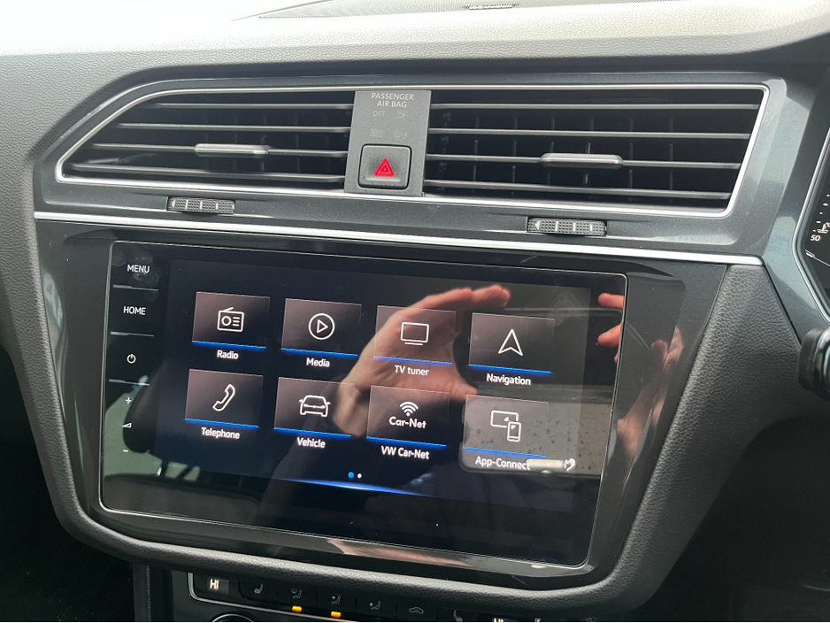 2020 Volkswagen Tiguan R-LINE 4MOTION AUTOMATIC 2.0 DIESEL //MASSIVE SPEC//DYNAUDIO SOUND SYSTEM//FULL LEATHER HEATED SEATS//360 PARKING CAMERAS//HEAD UP DISPLAY// €35,950