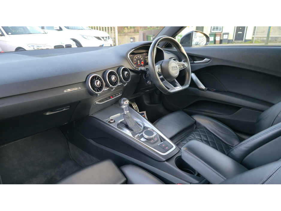 2015 Audi TT - image 15