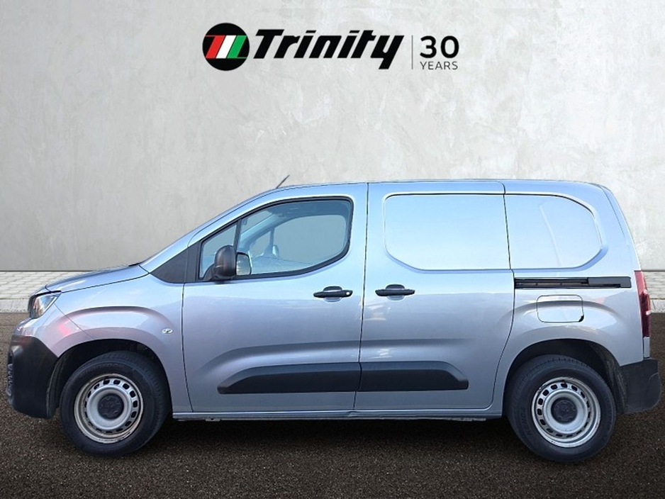 2024 Peugeot Partner - image 5