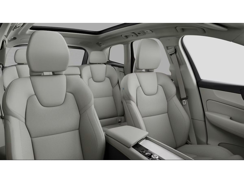 2026 Volvo XC60 - image 16