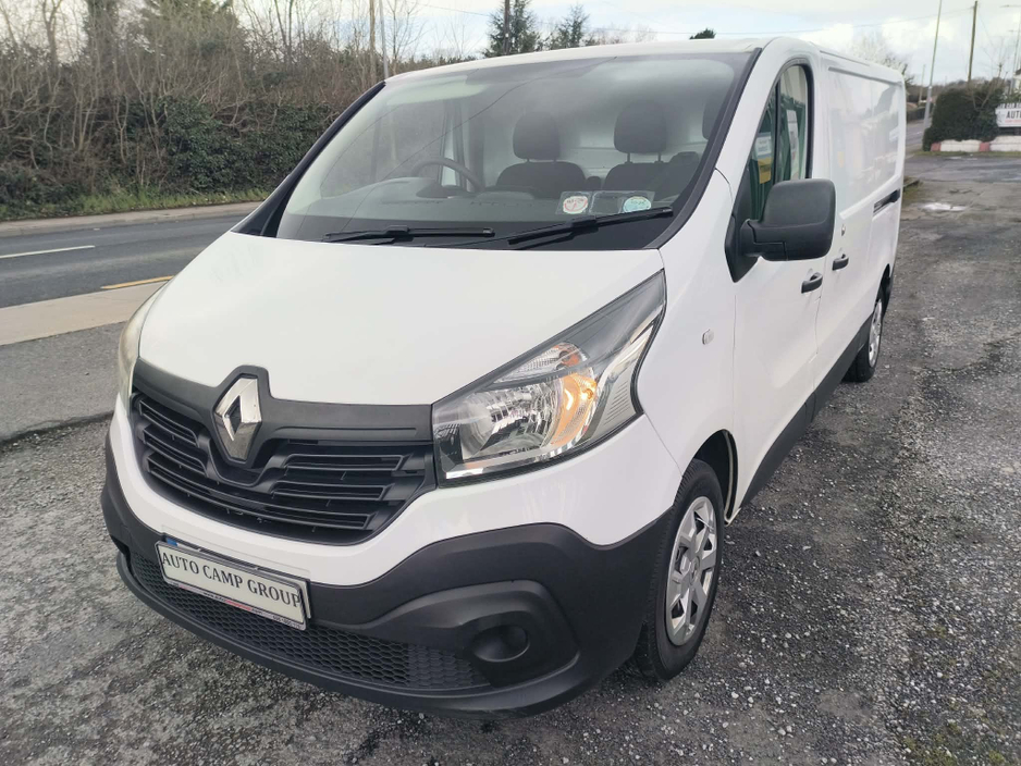 2018 Renault Trafic - image 3
