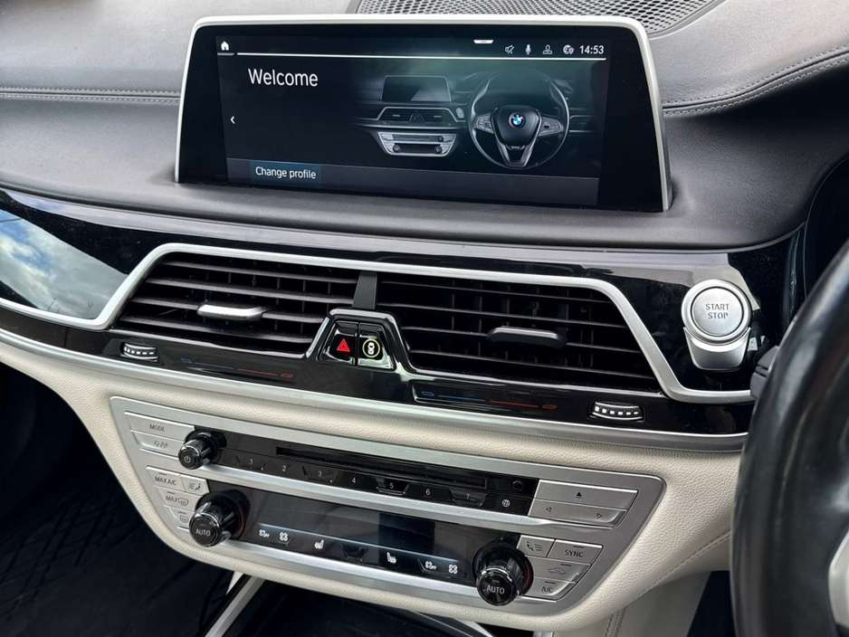 2022 BMW 7 Series - image 8