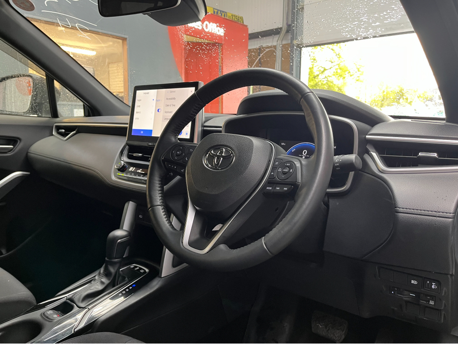 2024 Toyota Corolla Cross - image 9