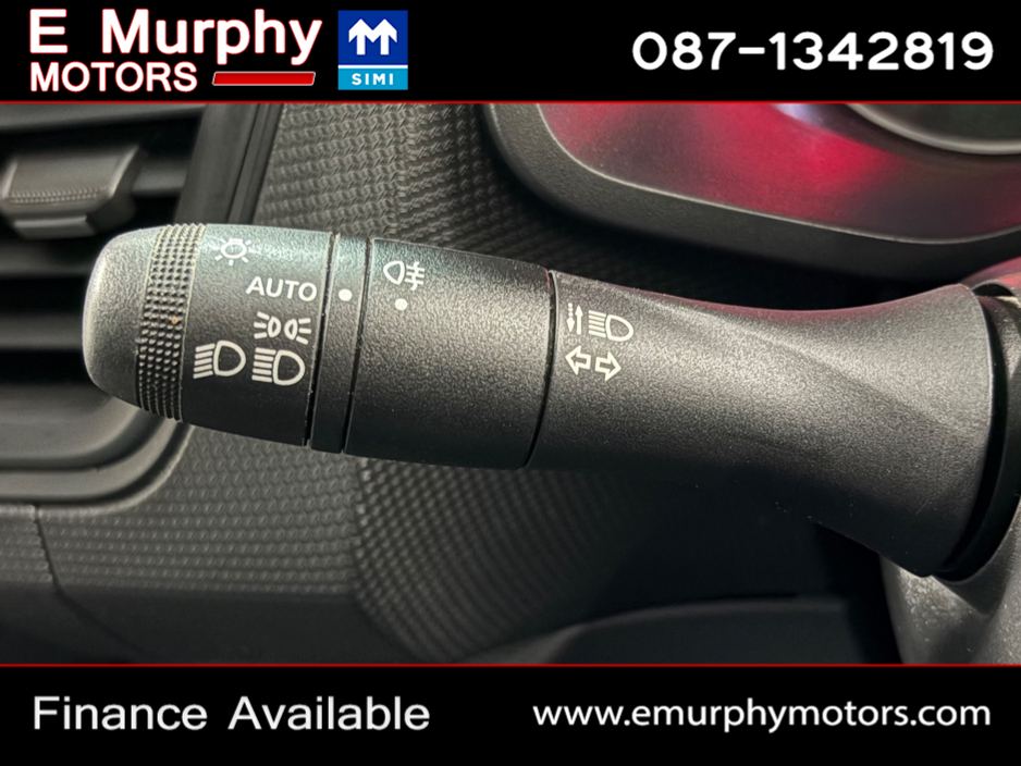 2022 Renault Trafic - image 19