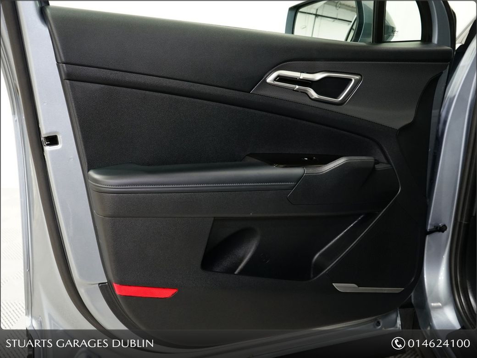 2025 Kia Sportage - image 17