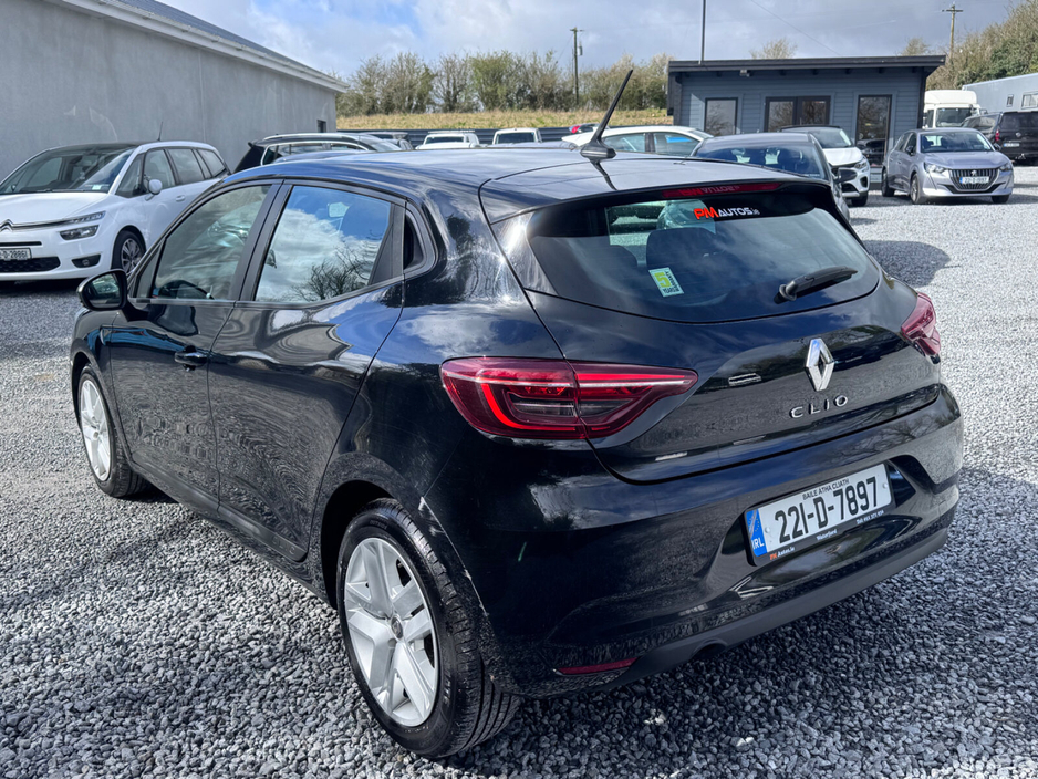 2022 Renault Clio - image 10