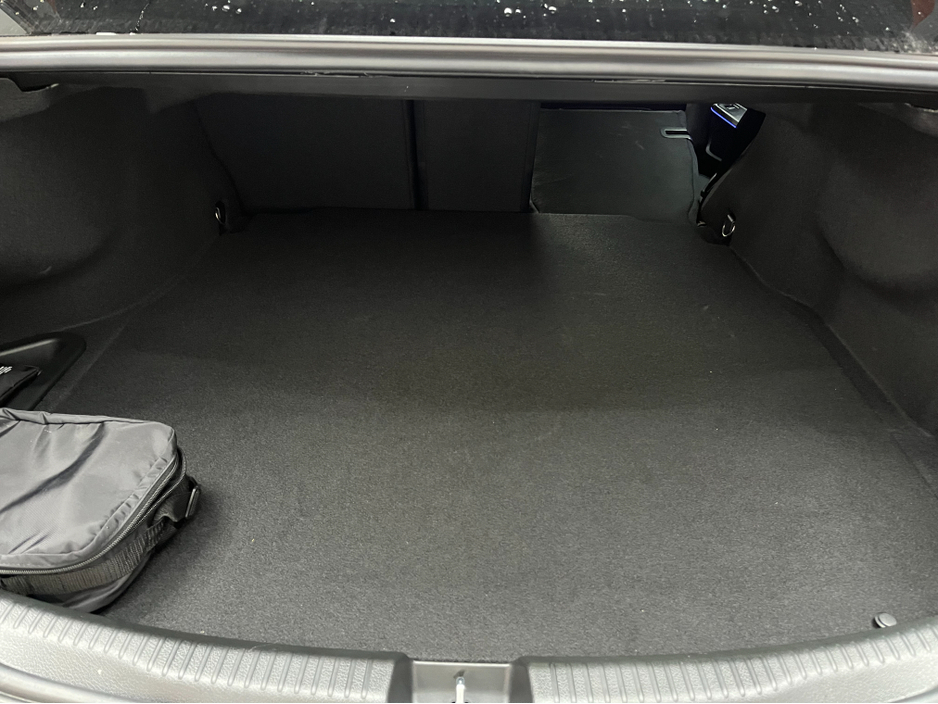 2027 Mercedes-Benz C Class - image 8