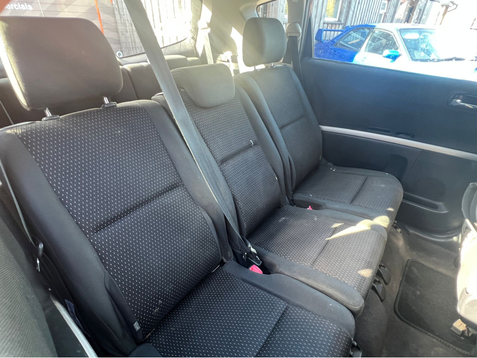 2009 Toyota Corolla - image 12