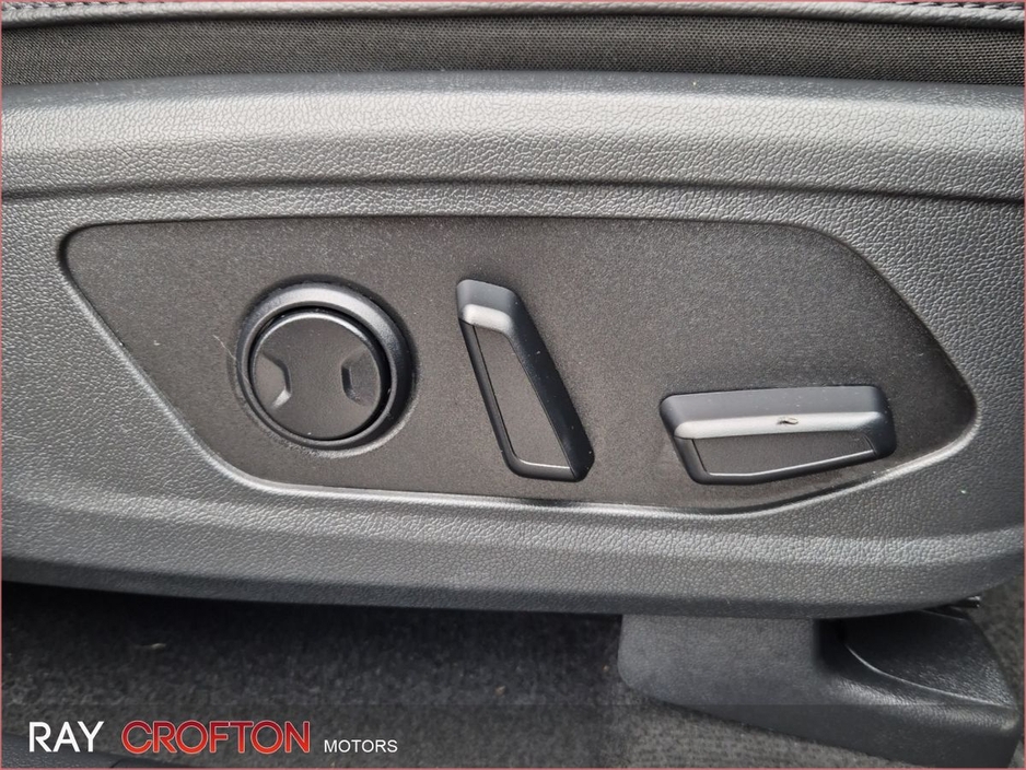 2024 Kia Sorento - image 24