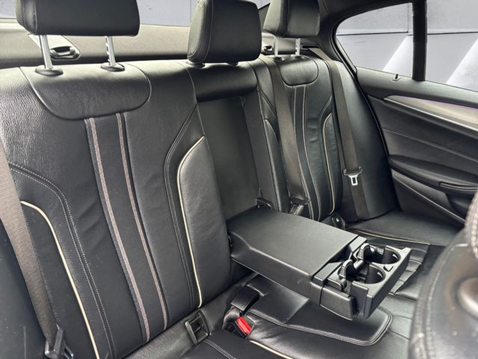 2018 BMW 5 Series - image 13