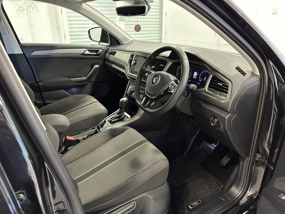 2020 Volkswagen T-Roc - image 19