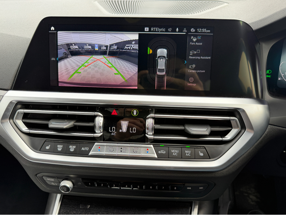 2021 BMW 3 Series - image 20