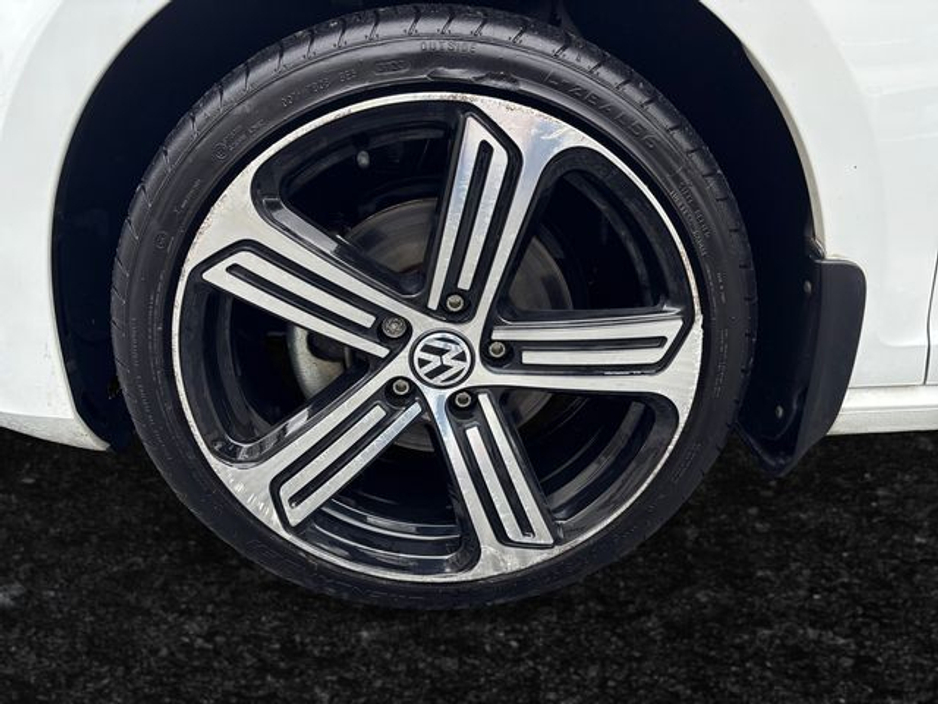 2017 Volkswagen Golf - image 12