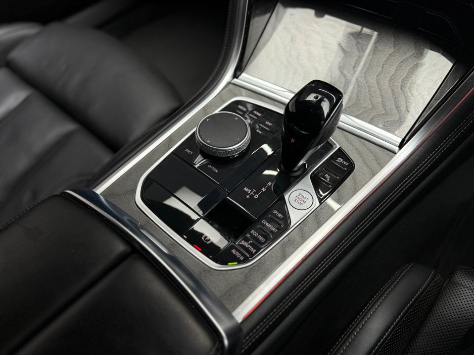 2021 BMW 8 Series - image 17