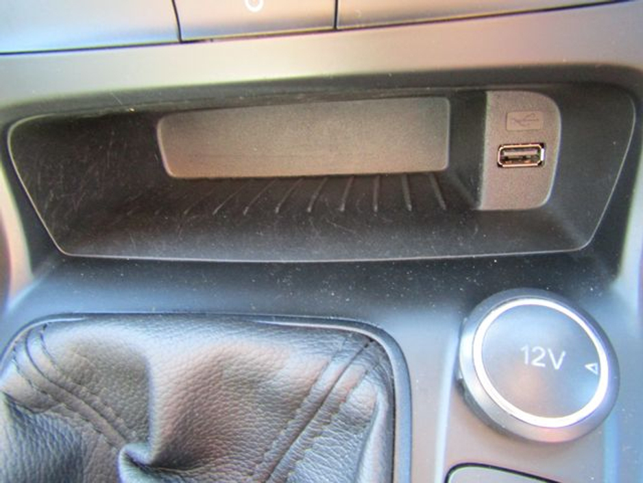 2017 Ford Focus - image 33