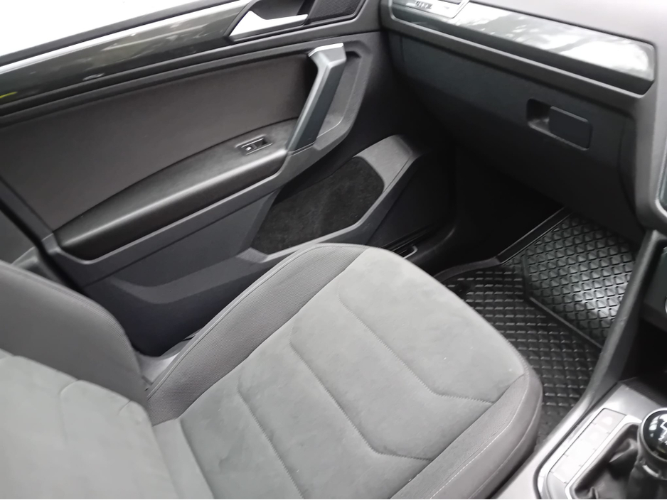 2020 Volkswagen Tiguan R-LINE 2.0 TDI  6 SPEED  150HP  SUV @ REDDY2DRIVE LTD €28,500