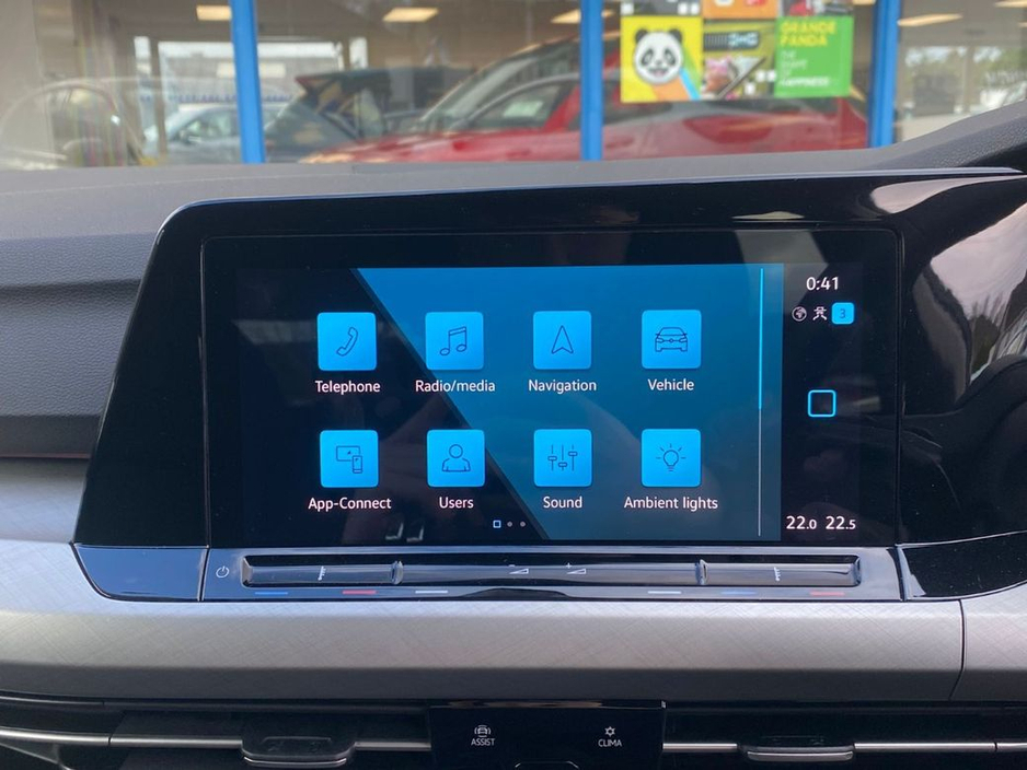 2022 Volkswagen Golf - image 24