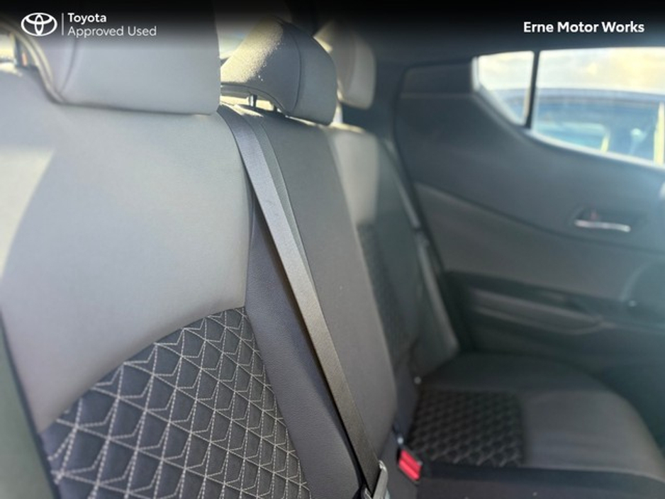 2022 Toyota C-HR C-HR HYBRID SOL €27,450