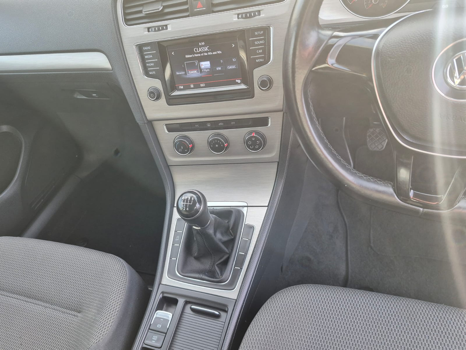 2014 Volkswagen Golf - image 12