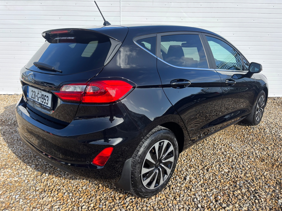 2023 Ford Fiesta - image 3