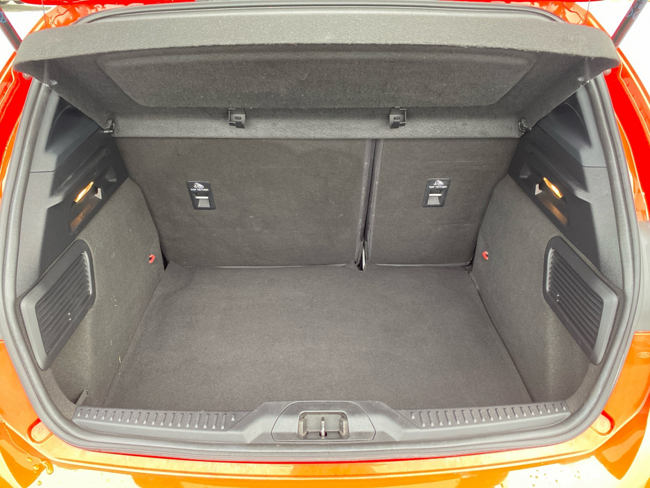 2019 Ford Focus - image 16