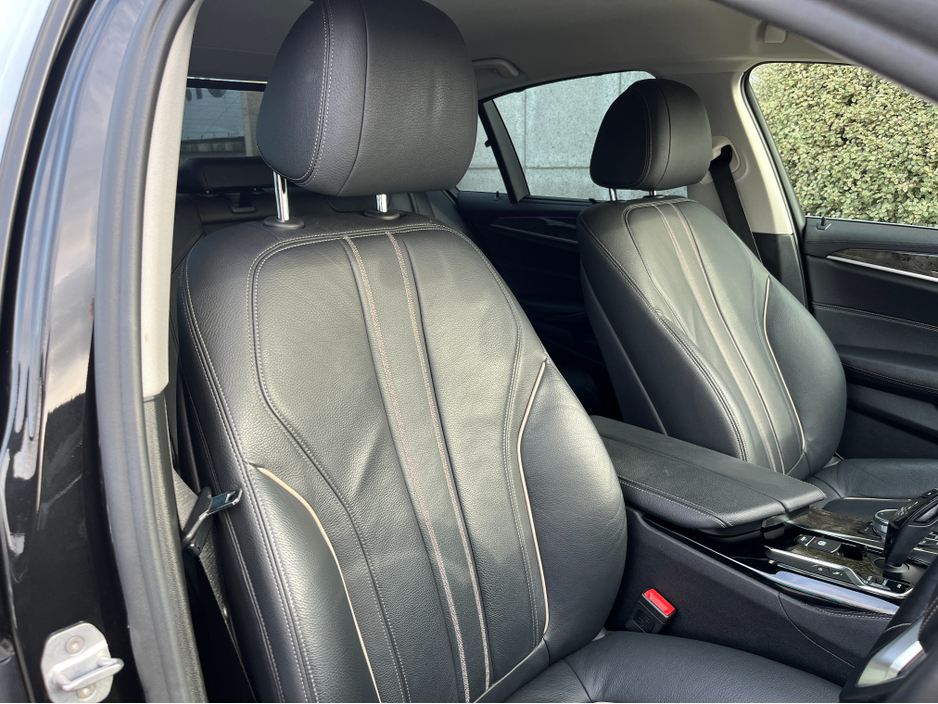 2018 BMW 5 Series - image 15