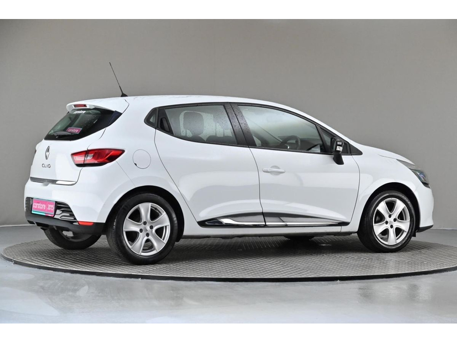 2016 Renault Clio - image 10