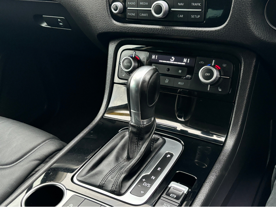 2015 Volkswagen Touareg FL 3.0 TDI 204BHP 5DR AU 240HP AUTO €17,999