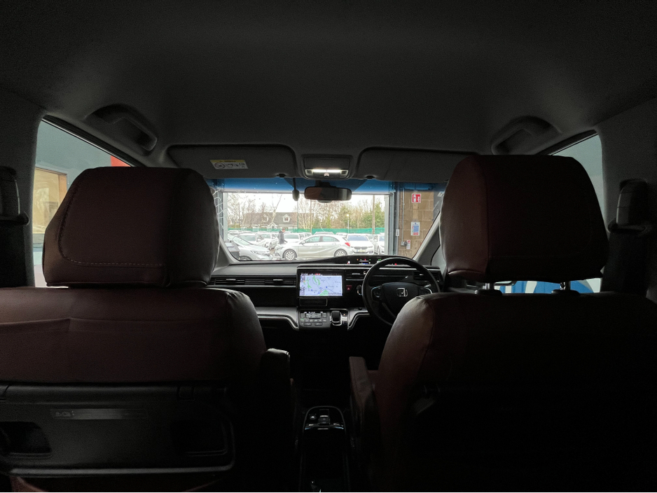 2021 Honda Stepwagon - image 18