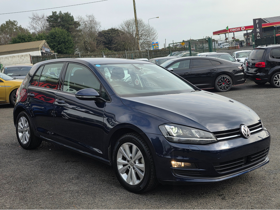 2016 Volkswagen Golf - image 2