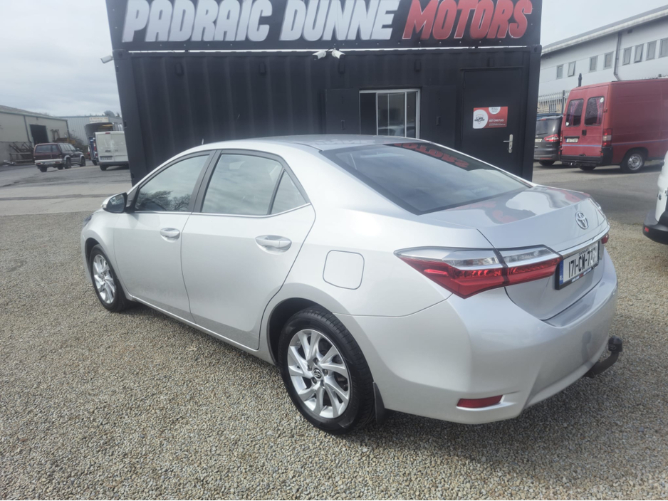 2017 Toyota Corolla - image 4