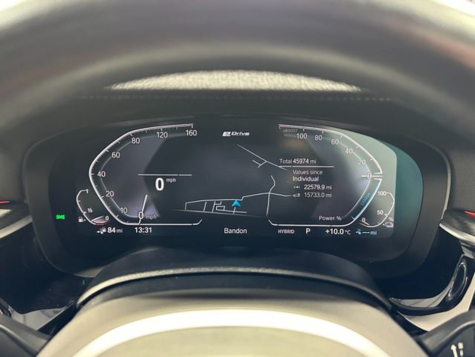 2020 BMW 5 Series - image 13