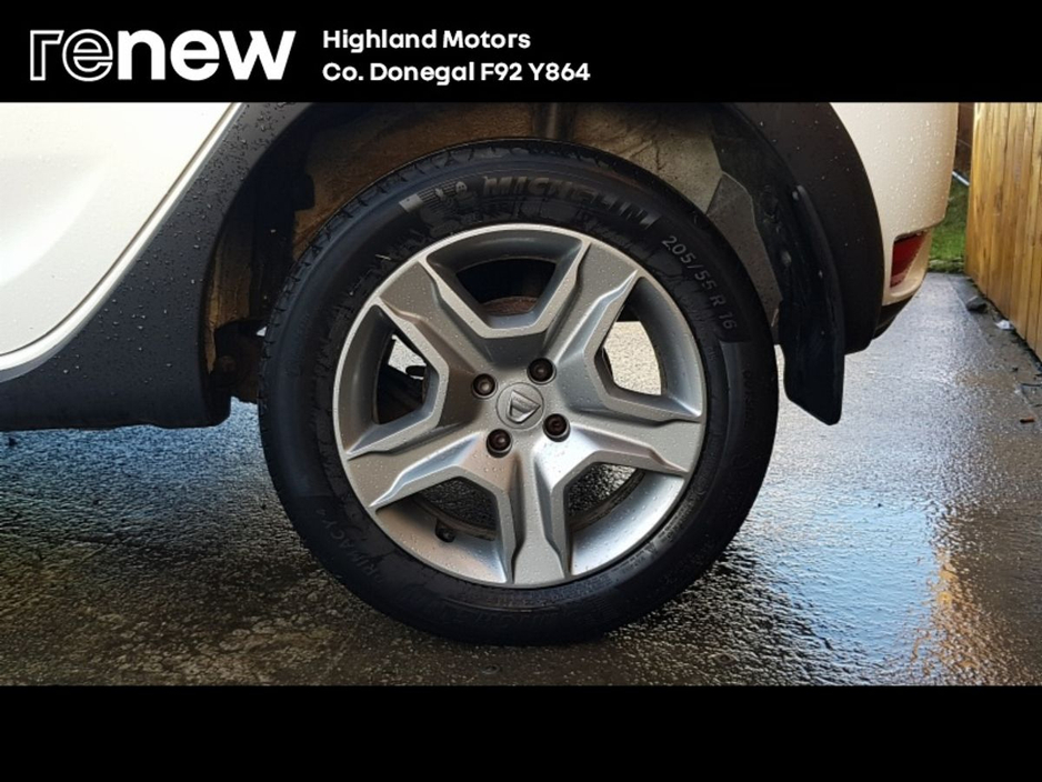 2021 Dacia Sandero Stepway - image 9