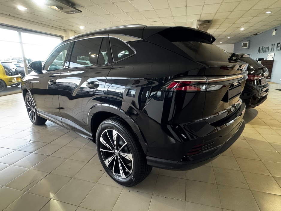 2025 MG HS - image 3