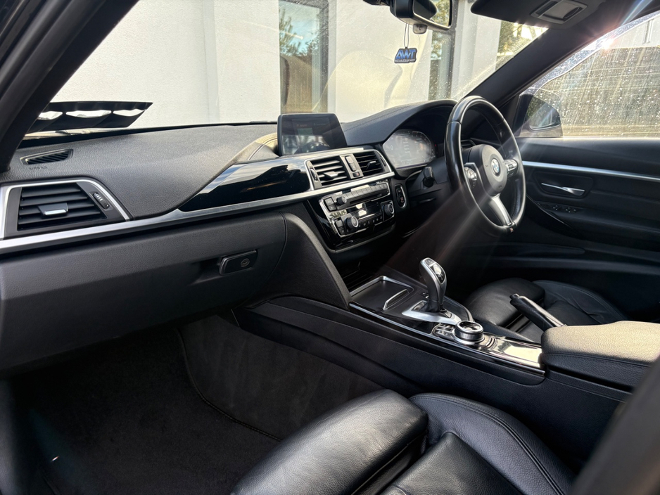 2018 BMW 3 Series - image 20