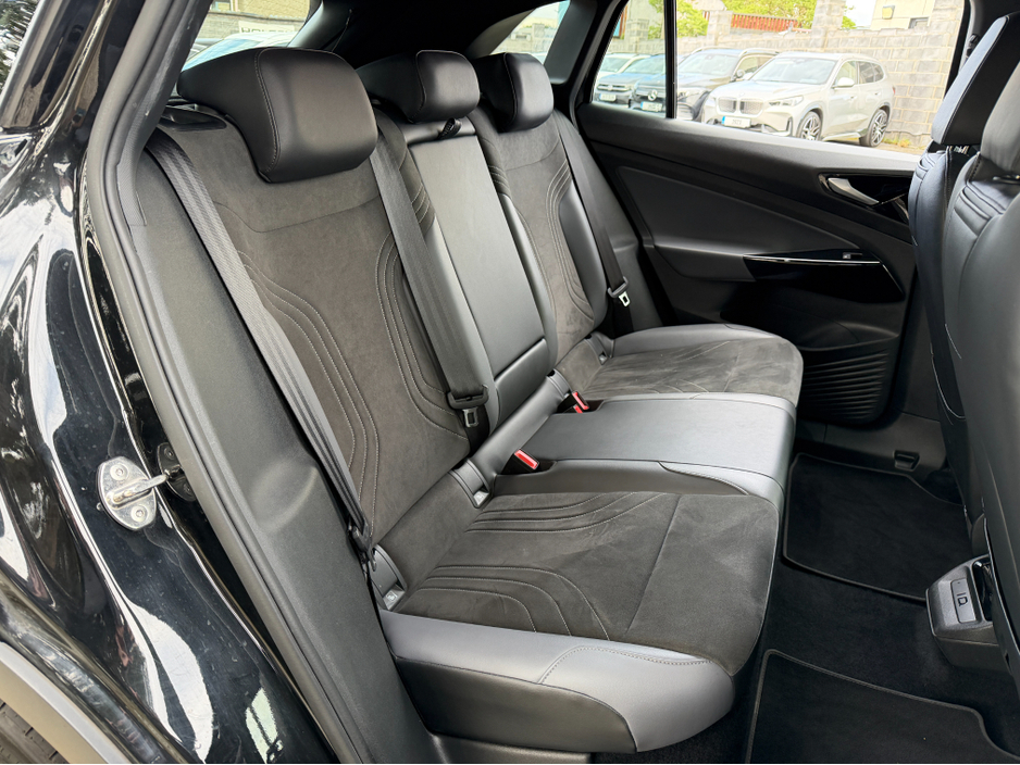 2023 Volkswagen ID.4 - image 20