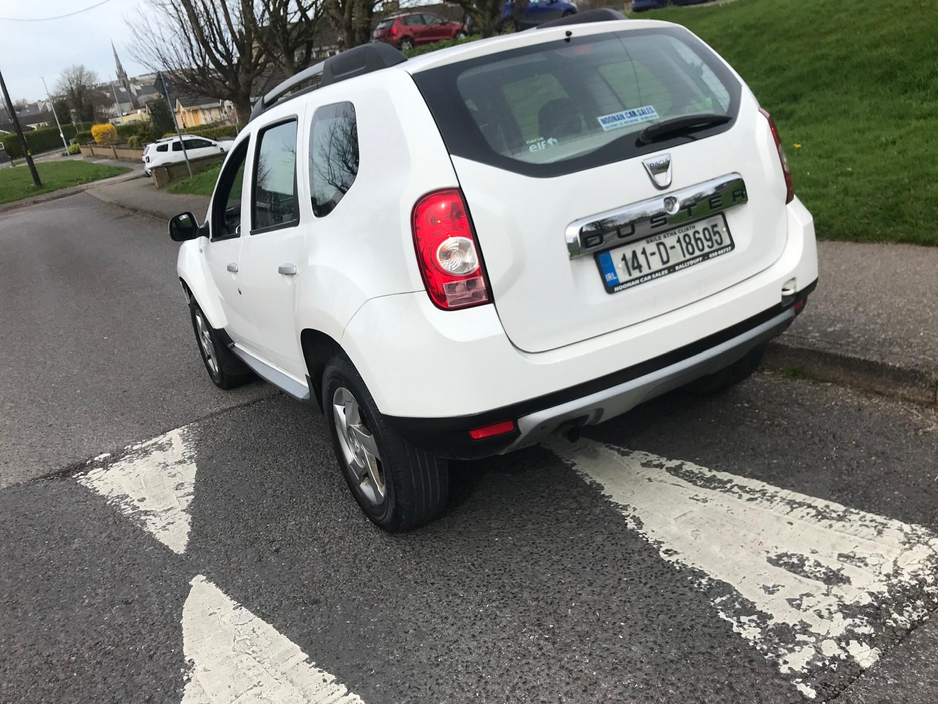 2014 Dacia Duster - image 3
