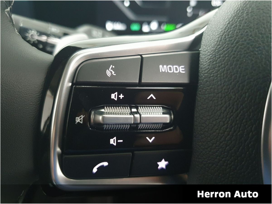 2025 Kia Sorento - image 12