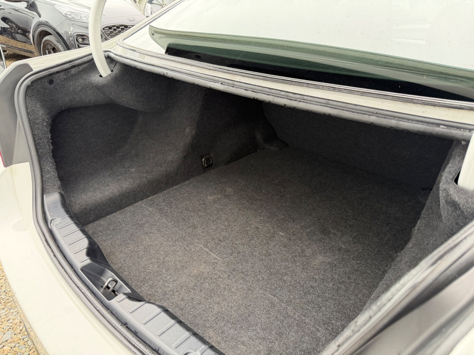 2016 BMW 5 Series - image 26