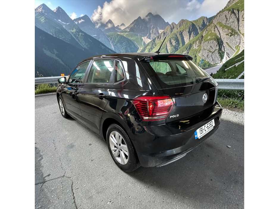 2019 Volkswagen Polo - image 2