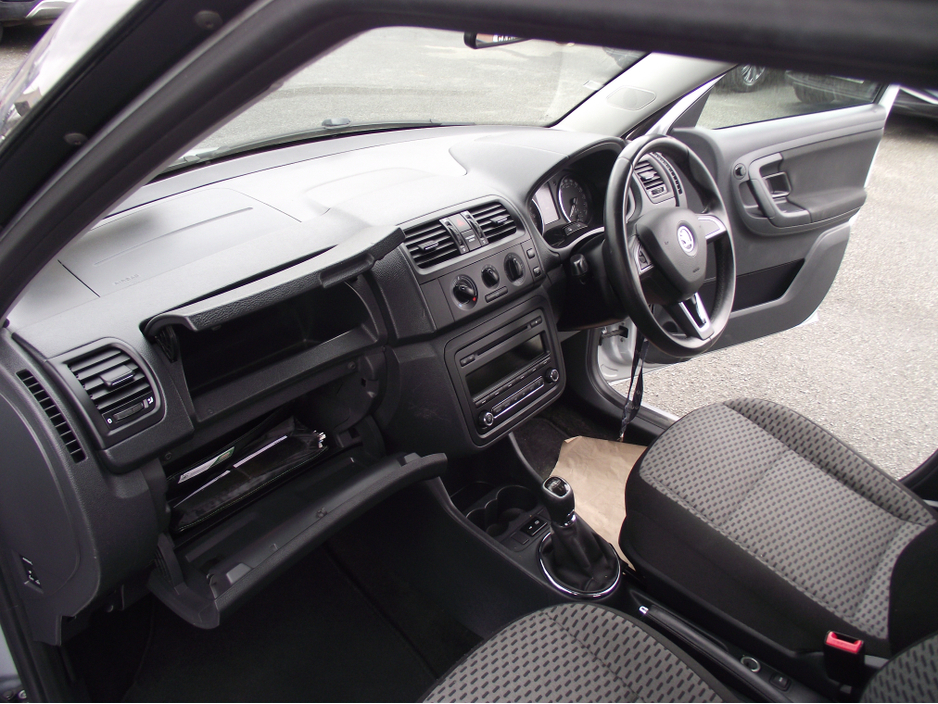 2014 Skoda Fabia - image 12