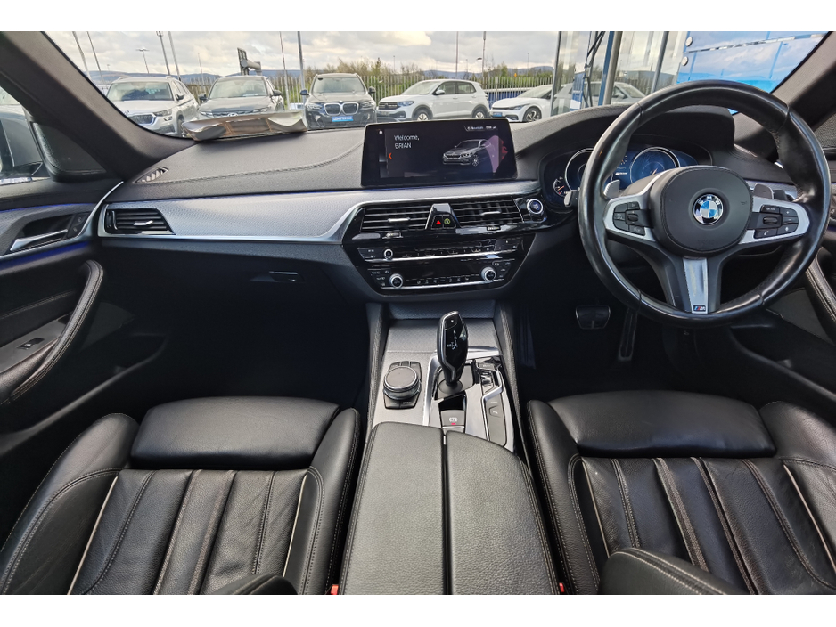 2017 BMW 5 Series - image 11