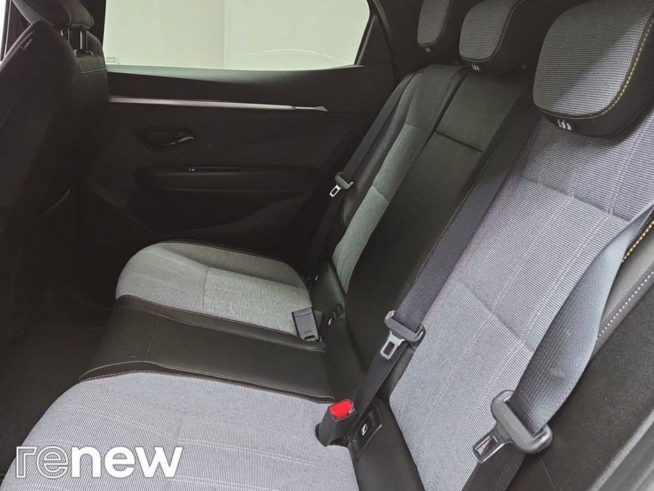 2024 Renault Megane E-Tech - image 6